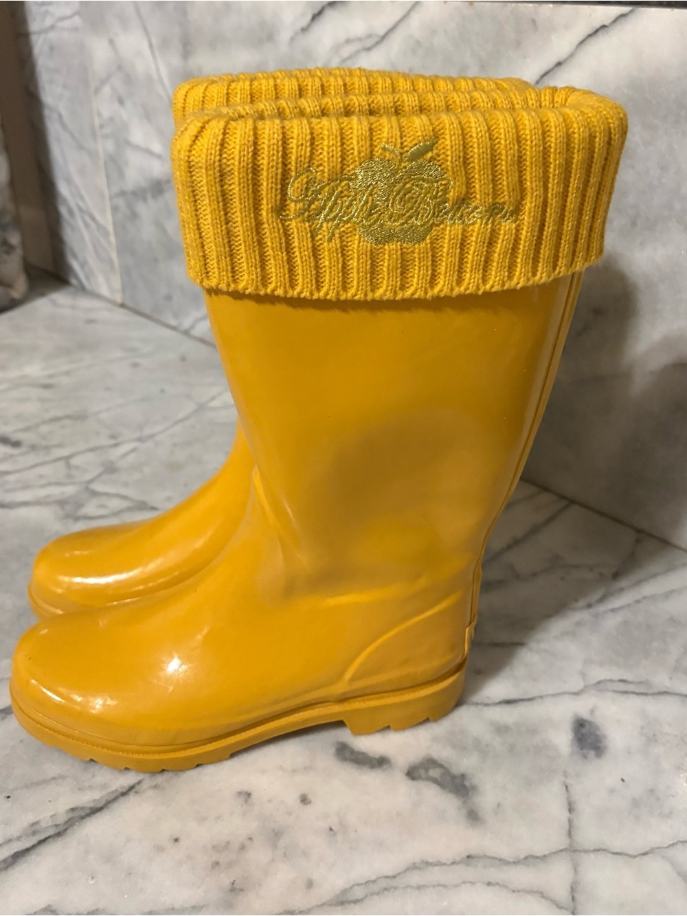 Apple Bottoms 🍎 Mustard Yellow Glossy Rain Boots with Knit Cuffs. Sz 9 - Picture 13 of 14